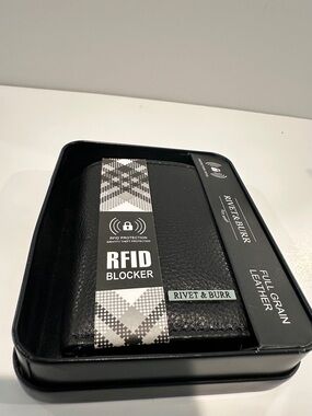 NWT Rivet & Burr RFID BlockerTrifold small wallet w/ID, Bills & Creditcard slots